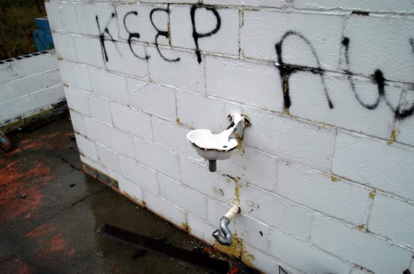 Lakes Drive-In Theatre - Drinking Fountain (newer photo)